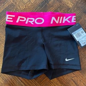 black nike pro shorts!